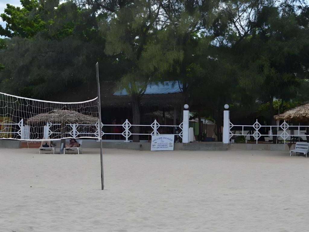 Silver Beach Hotel Тринкомали Экстерьер фото